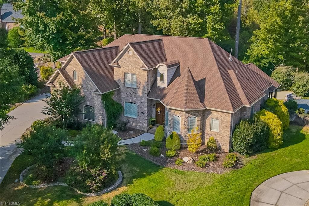 122 Salem Village Court, Clemmons NC 27012