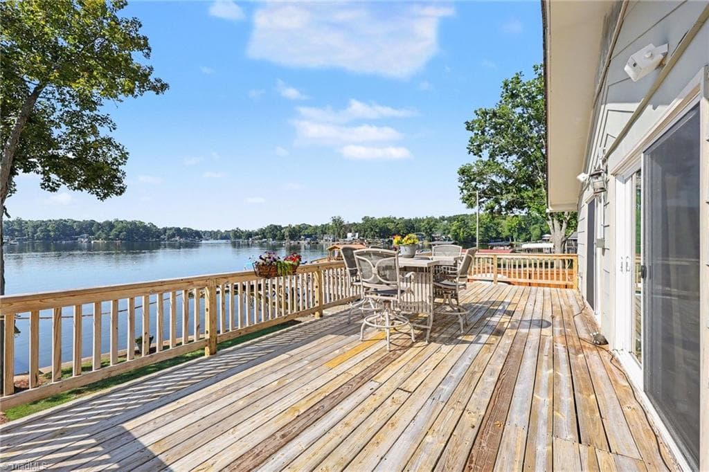 Stick/Site Built at 414 Lakeshore Drive, Lexington NC 27292, photo 9 of 46