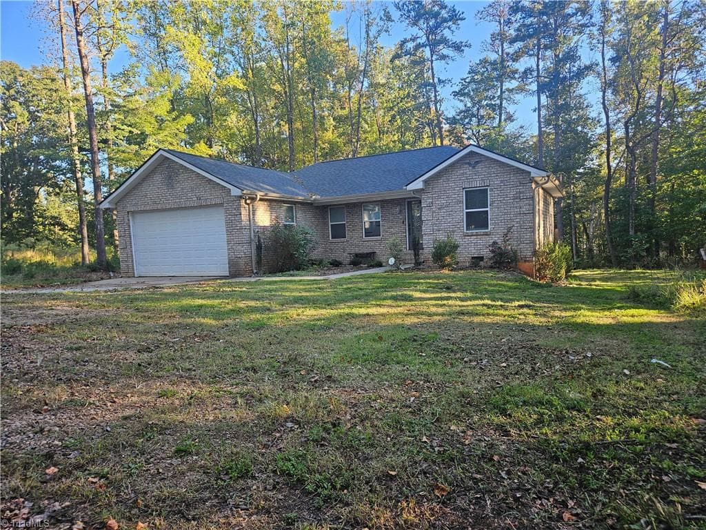 1006 Tyler Court, Winston-Salem NC 27107