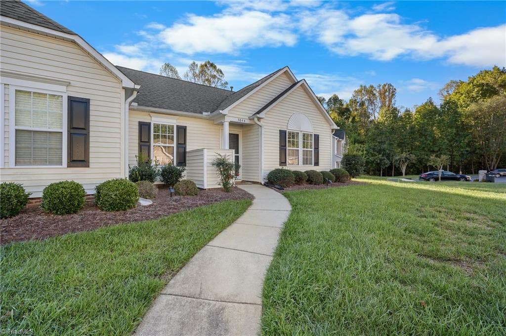 Stick/Site Built at 3844 Hanley Way, Walkertown NC 27051, photo 3 of 24