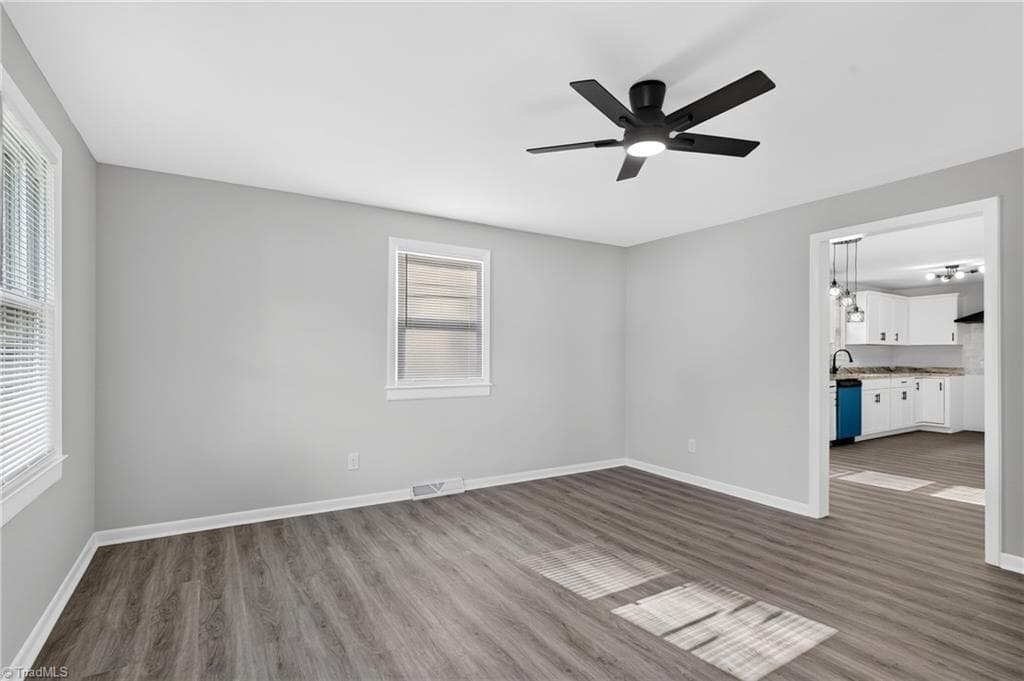 Stick/Site Built at 918 Beaumont Avenue, High Point NC 27260, photo 5 of 26