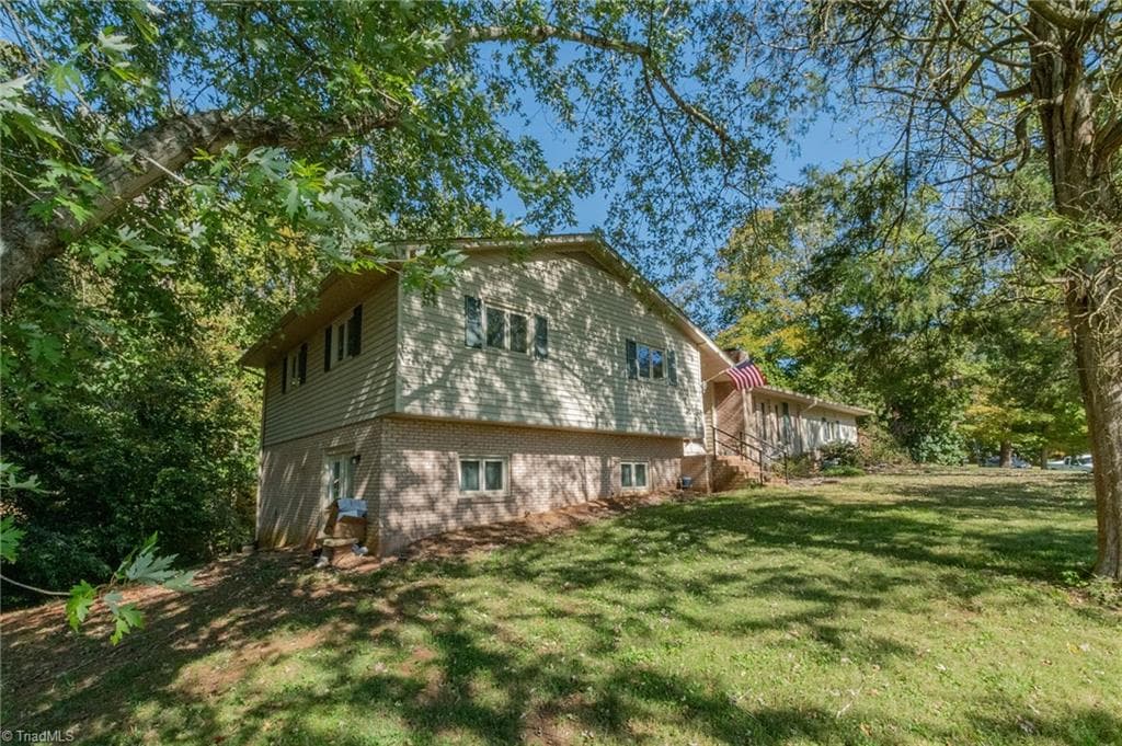 Stick/Site Built at 623 Cardinal Drive, Lexington NC 27292, photo 41 of 43