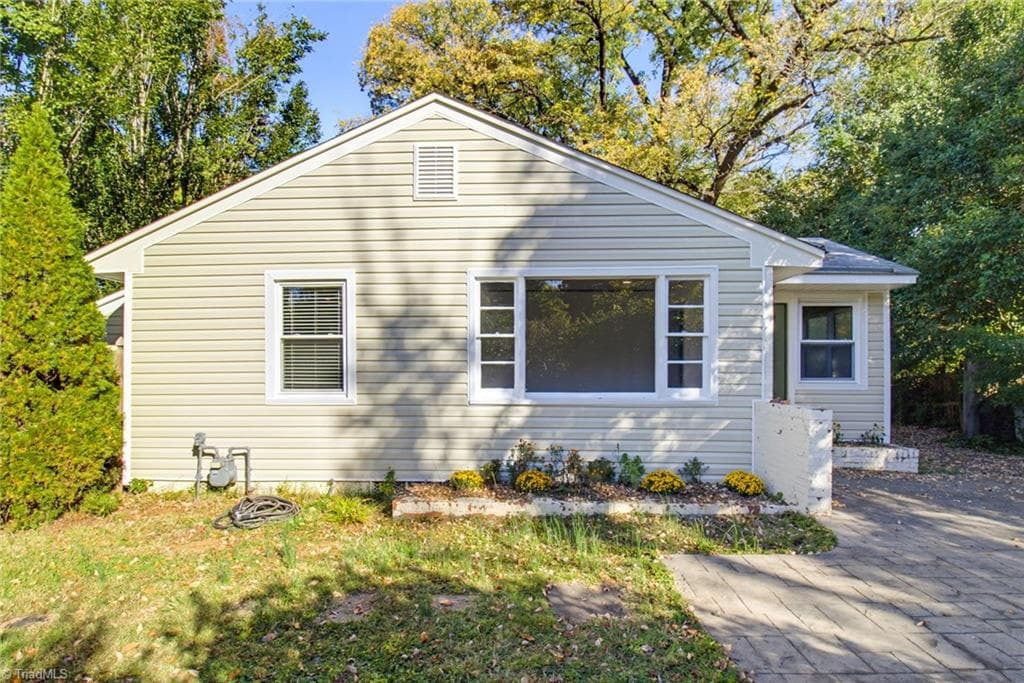 2536 Fernwood Drive, Greensboro NC 27408