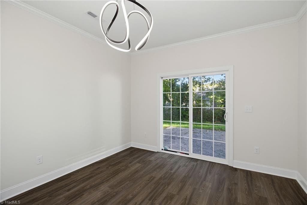 Stick/Site Built at 316 Pickett Place, High Point NC 27262, photo 13 of 33