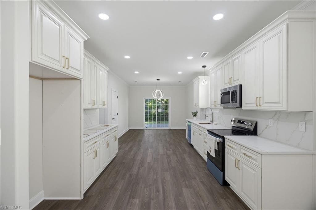 Stick/Site Built at 316 Pickett Place, High Point NC 27262, photo 10 of 33