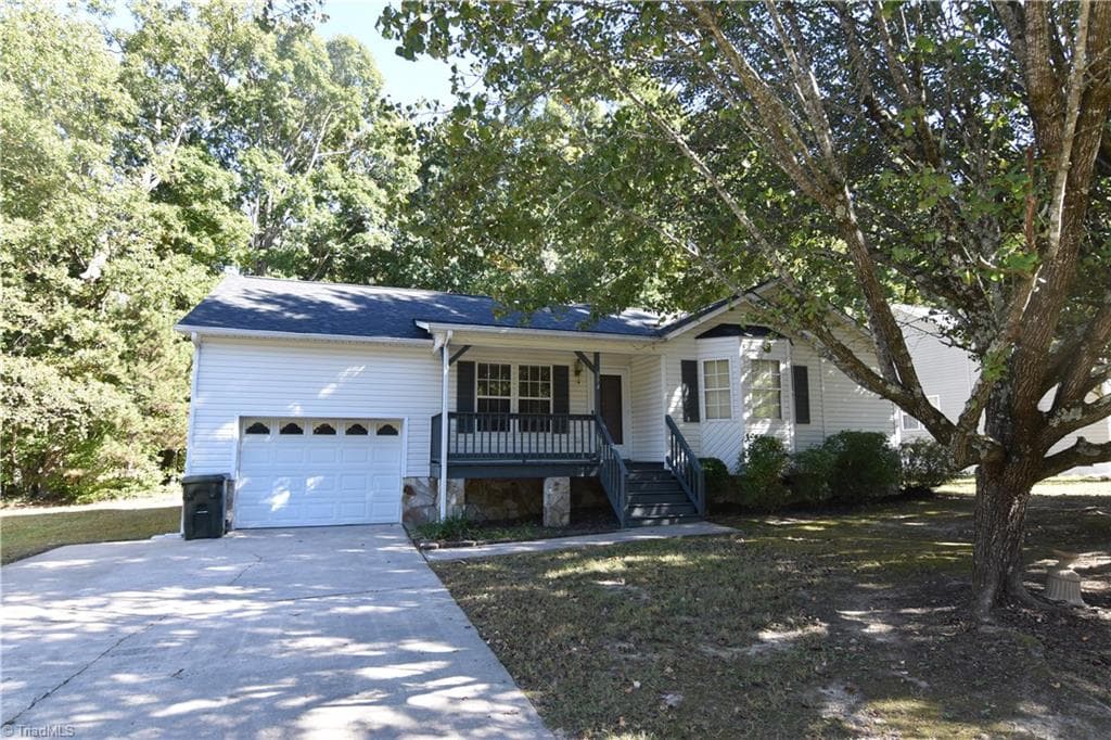 394 Meadow Lark Lane, Thomasville NC 27360