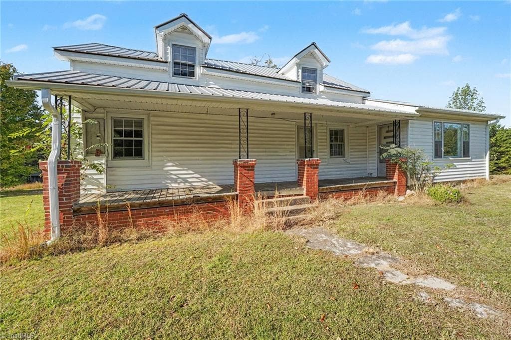3264 NC Highway 8 S, Walnut Cove NC 27052