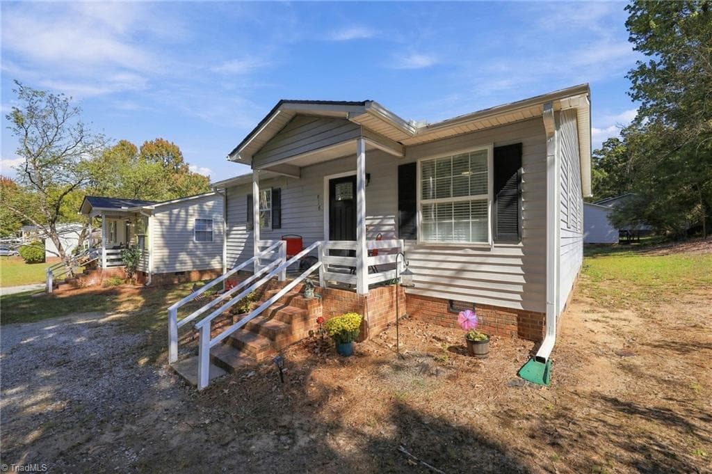 Stick/Site Built at 816 Cummins Street, High Point NC 27262, photo 26 of 39