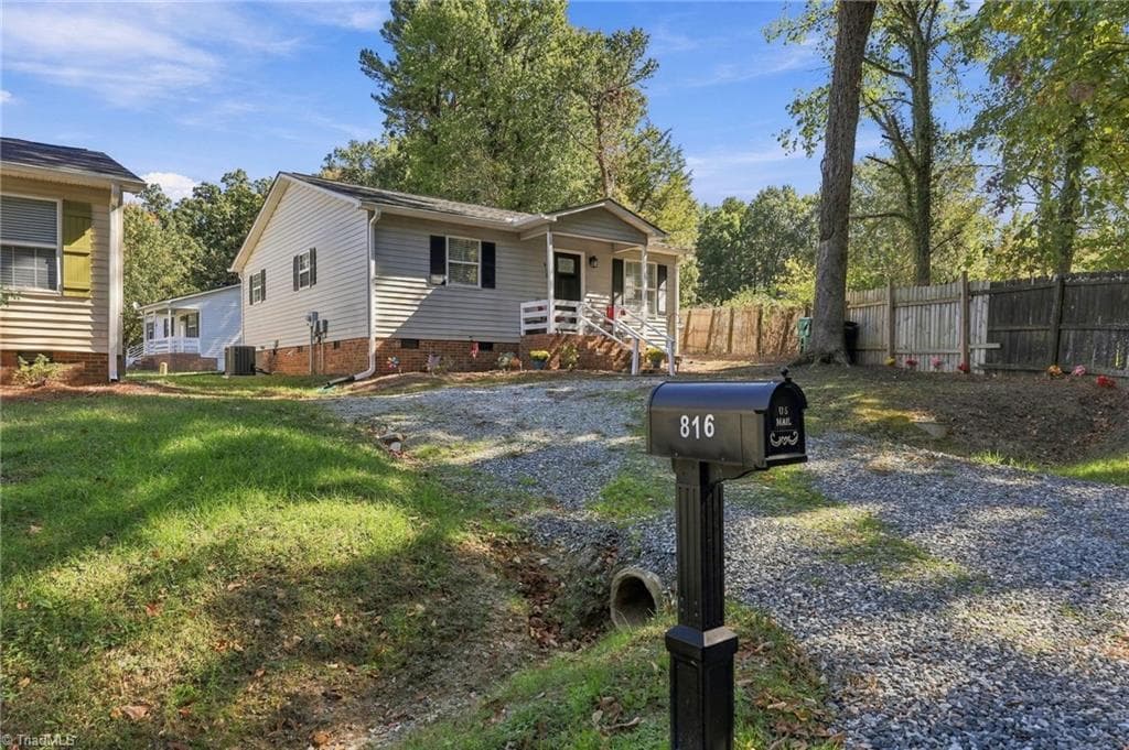 Stick/Site Built at 816 Cummins Street, High Point NC 27262, photo 3 of 39