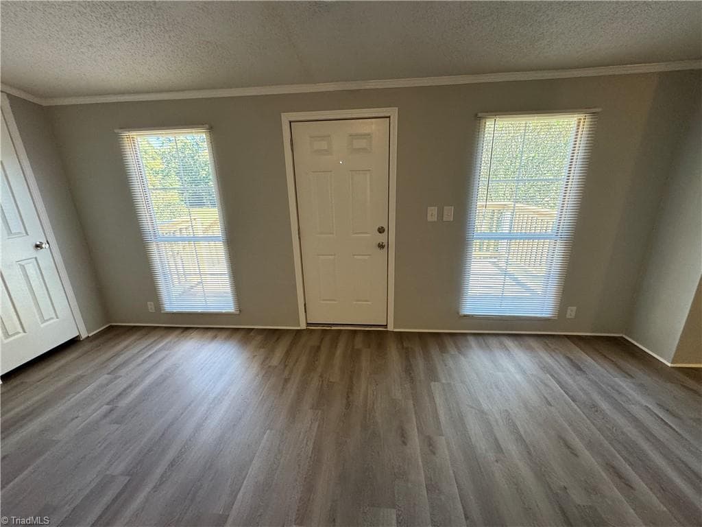 Manufactured Home at 302 Queens Way, Randleman NC 27317, photo 7 of 48