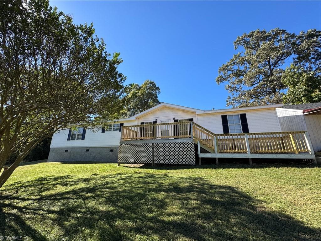 302 Queens Way, Randleman NC 27317