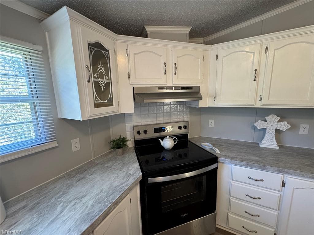 Manufactured Home at 302 Queens Way, Randleman NC 27317, photo 14 of 48
