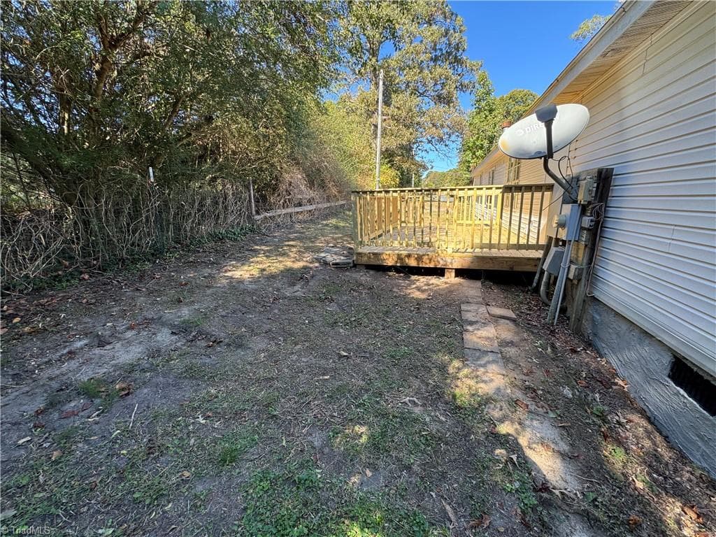 Manufactured Home at 302 Queens Way, Randleman NC 27317, photo 41 of 48