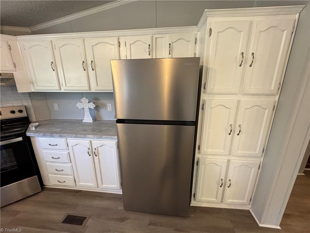Manufactured Home at 302 Queens Way, Randleman NC 27317, photo 18 of 48