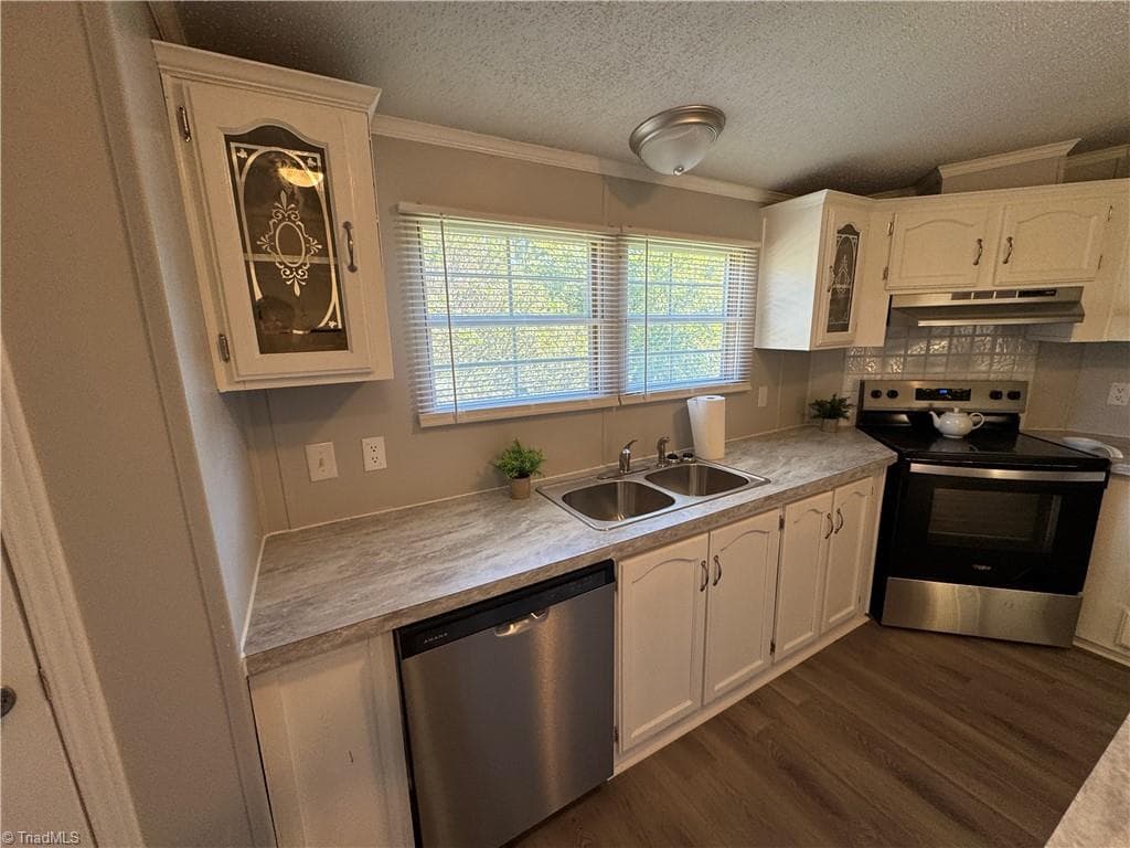 Manufactured Home at 302 Queens Way, Randleman NC 27317, photo 19 of 48