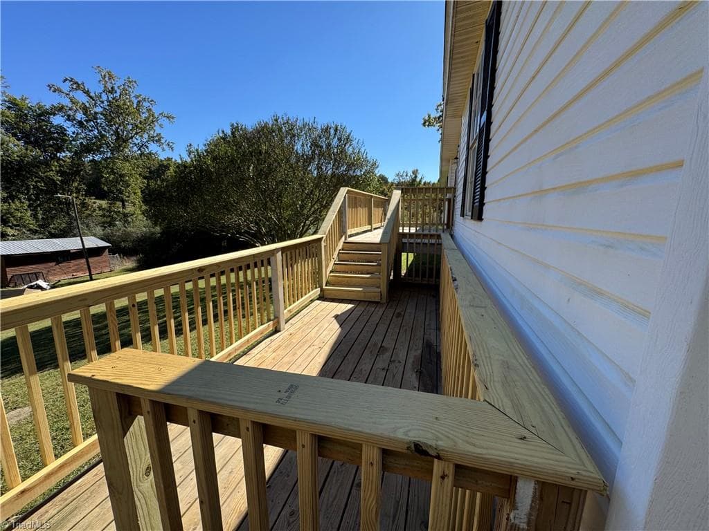 Manufactured Home at 302 Queens Way, Randleman NC 27317, photo 4 of 48