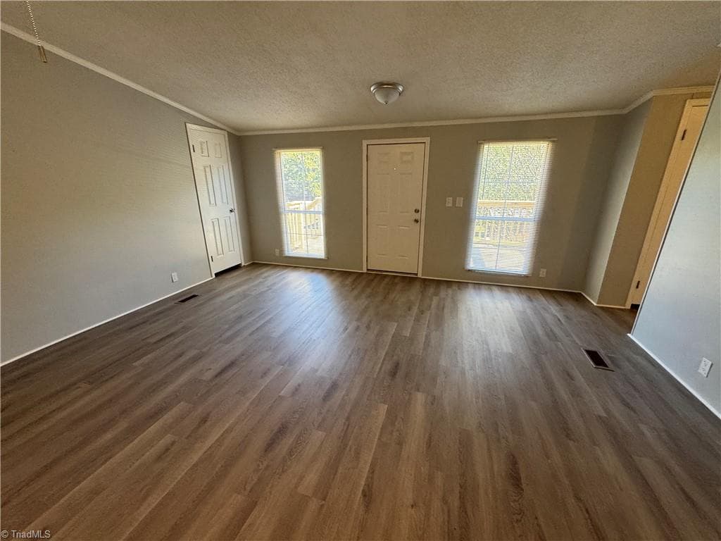 Manufactured Home at 302 Queens Way, Randleman NC 27317, photo 8 of 48
