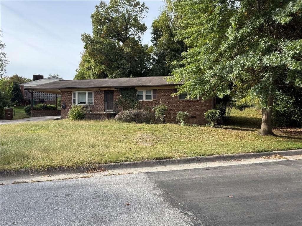 Stick/Site Built at 1509 Whitehall Street, High Point NC 27262, photo 2 of 25