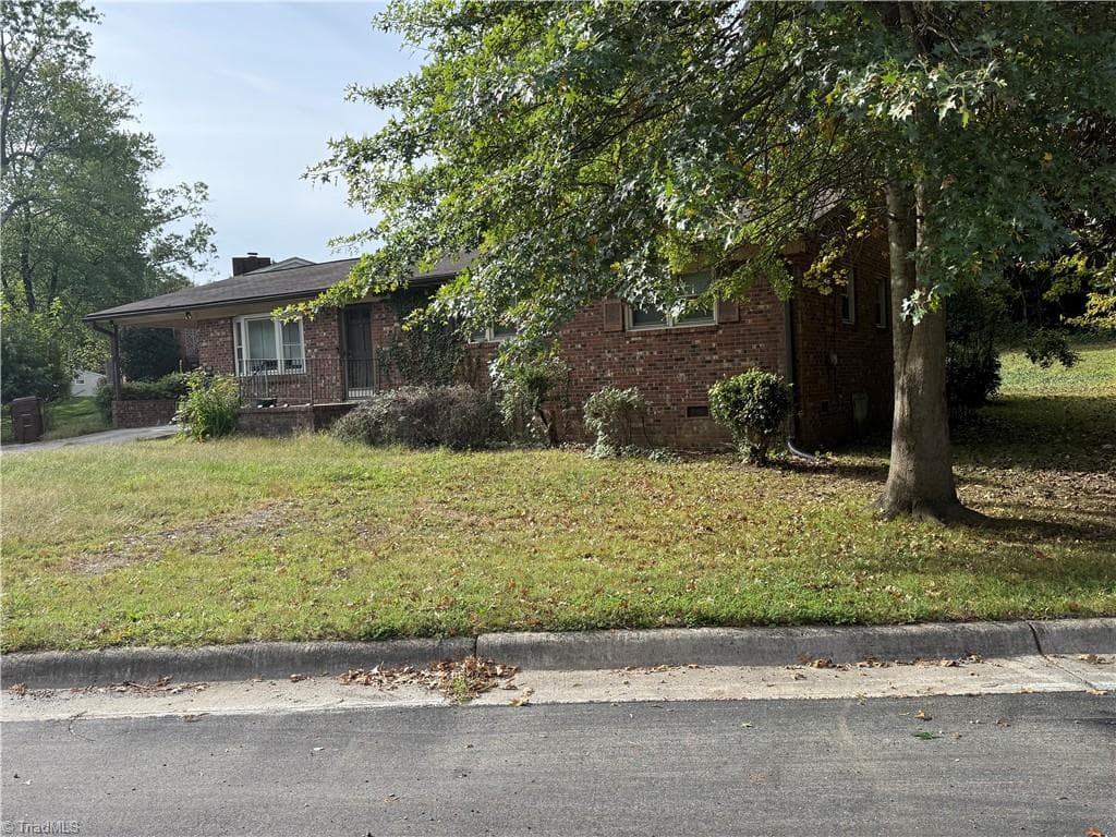 Stick/Site Built at 1509 Whitehall Street, High Point NC 27262, photo 3 of 25