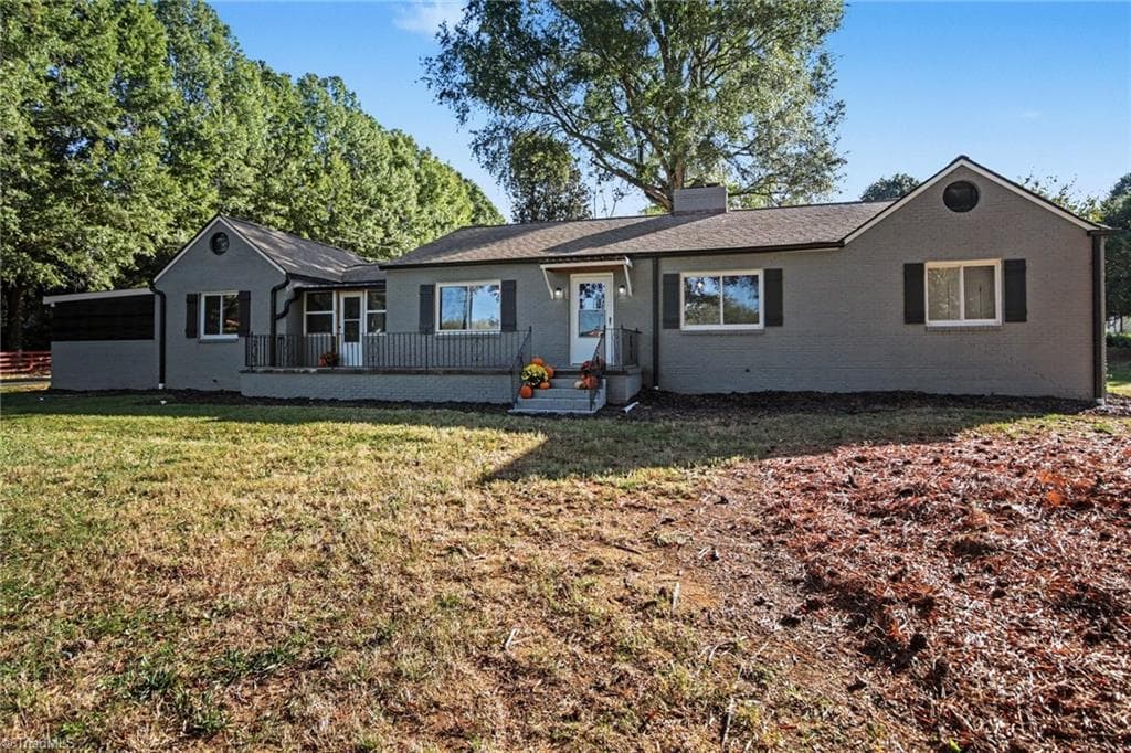 1736 Farmington Road, Mocksville NC 27028