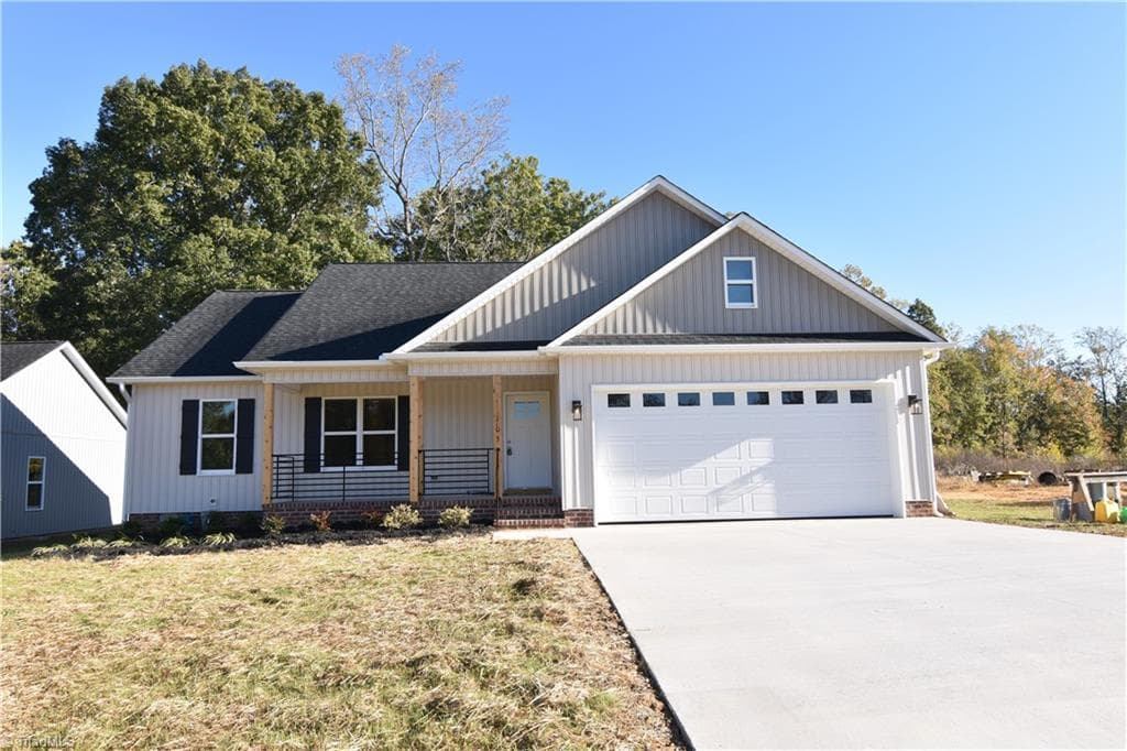 103 Fletchers Farm Drive, Thomasville NC 27360