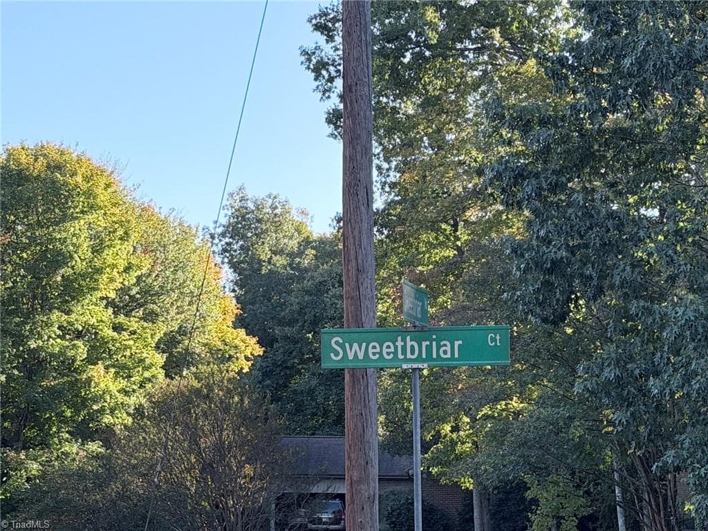 1104 Sweetbriar Road, High Point NC 27262