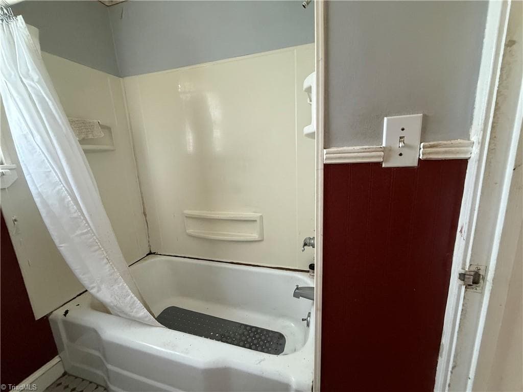 Stick/Site Built at 1660 W Lexington Avenue, High Point NC 27262, photo 6 of 24