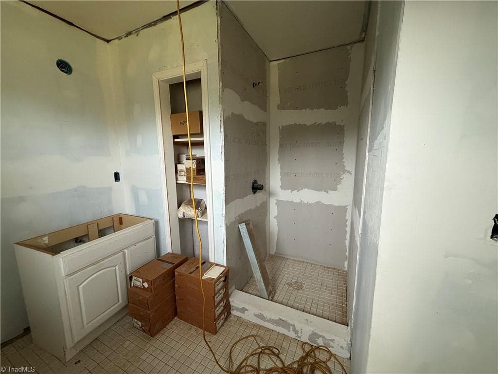 Stick/Site Built at 1660 W Lexington Avenue, High Point NC 27262, photo 9 of 24