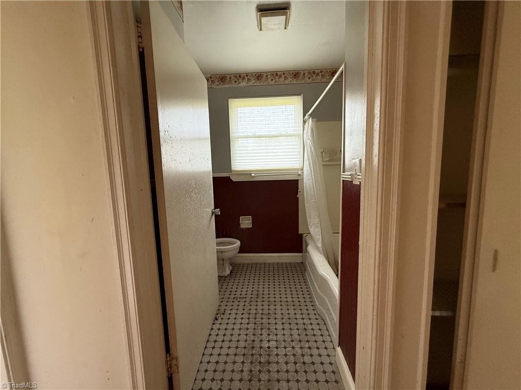 Stick/Site Built at 1660 W Lexington Avenue, High Point NC 27262, photo 15 of 24
