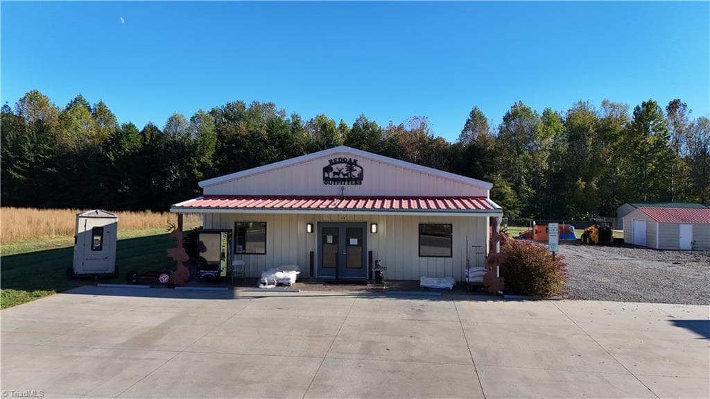 Retail at 108 Lola Lane, Pilot Mountain NC 27041, photo 27 of 29