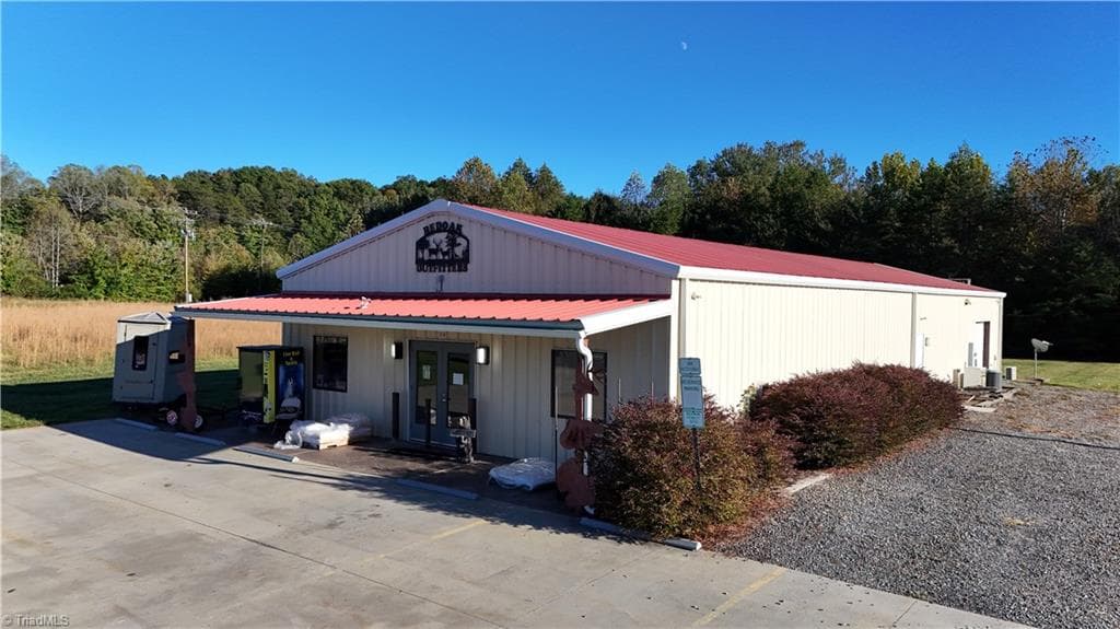 Retail at 108 Lola Lane, Pilot Mountain NC 27041, photo 26 of 29