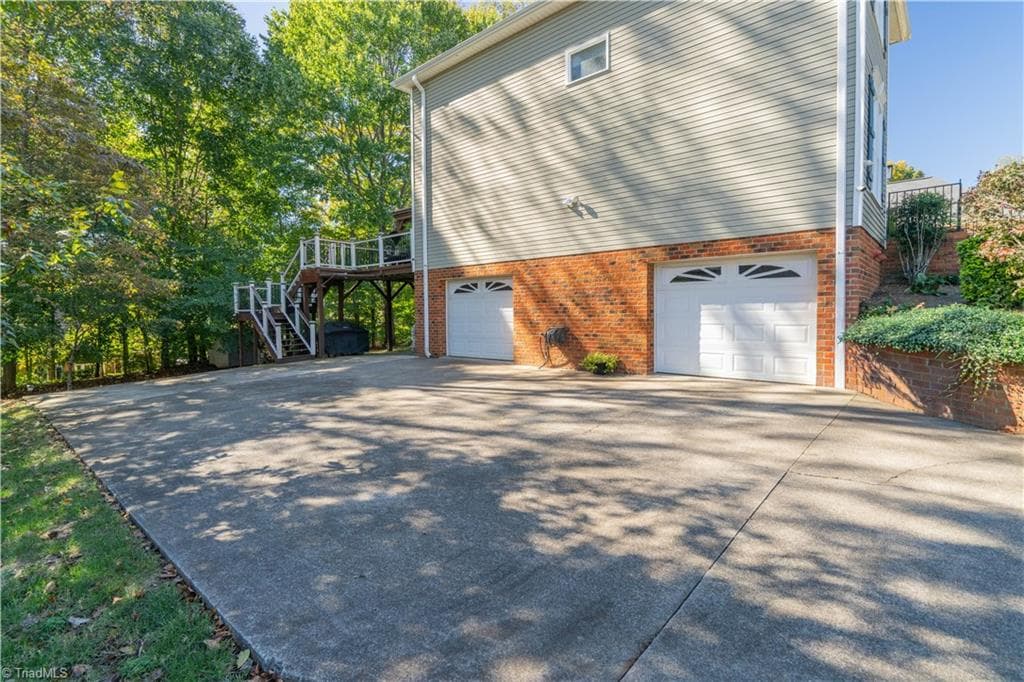 Stick/Site Built at 4010 Treebrook Drive, Winston-Salem NC 27106, photo 4 of 48