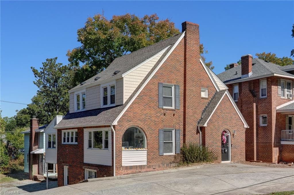 1224 W Market Street, Greensboro NC 27403