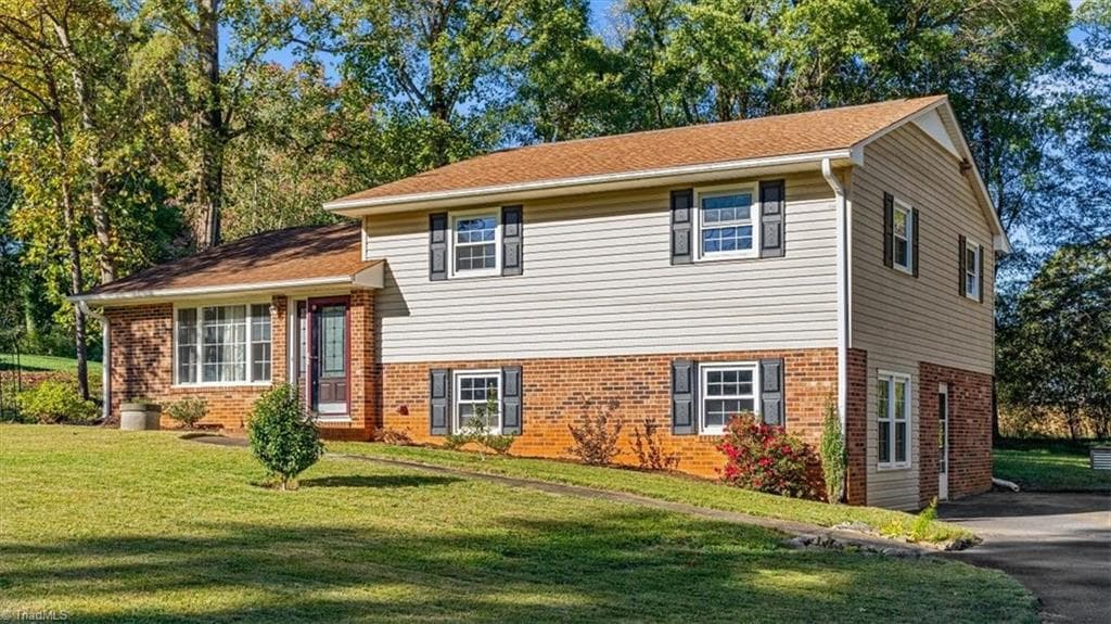 Stick/Site Built at 4530 Chebar Drive, Pfafftown NC 27040, photo 2 of 35