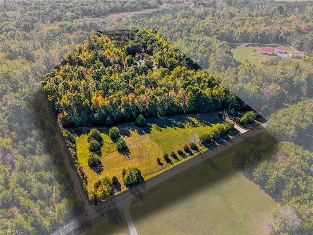 Stick/Site Built at 140 Fieldstone Drive, Reidsville NC 27320, photo 2 of 38