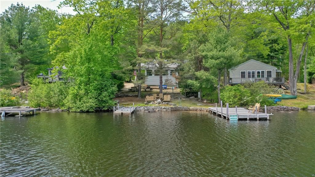 490 Courthouse Lane