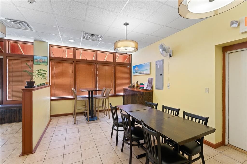 Commercial at 382 Thames Street, Bristol, photo 28 of 46