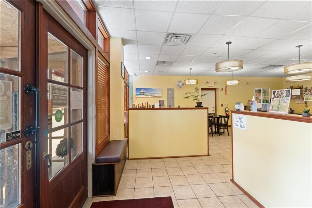 Commercial at 382 Thames Street, Bristol, photo 24 of 46