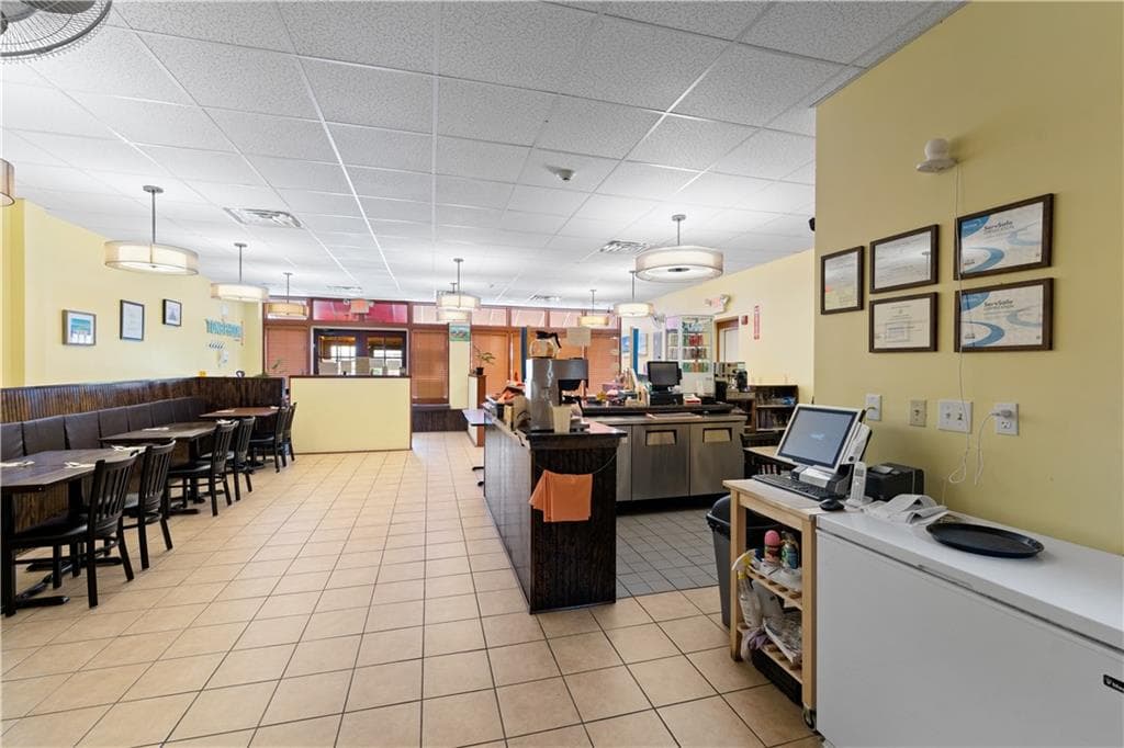 Commercial at 382 Thames Street, Bristol, photo 30 of 46