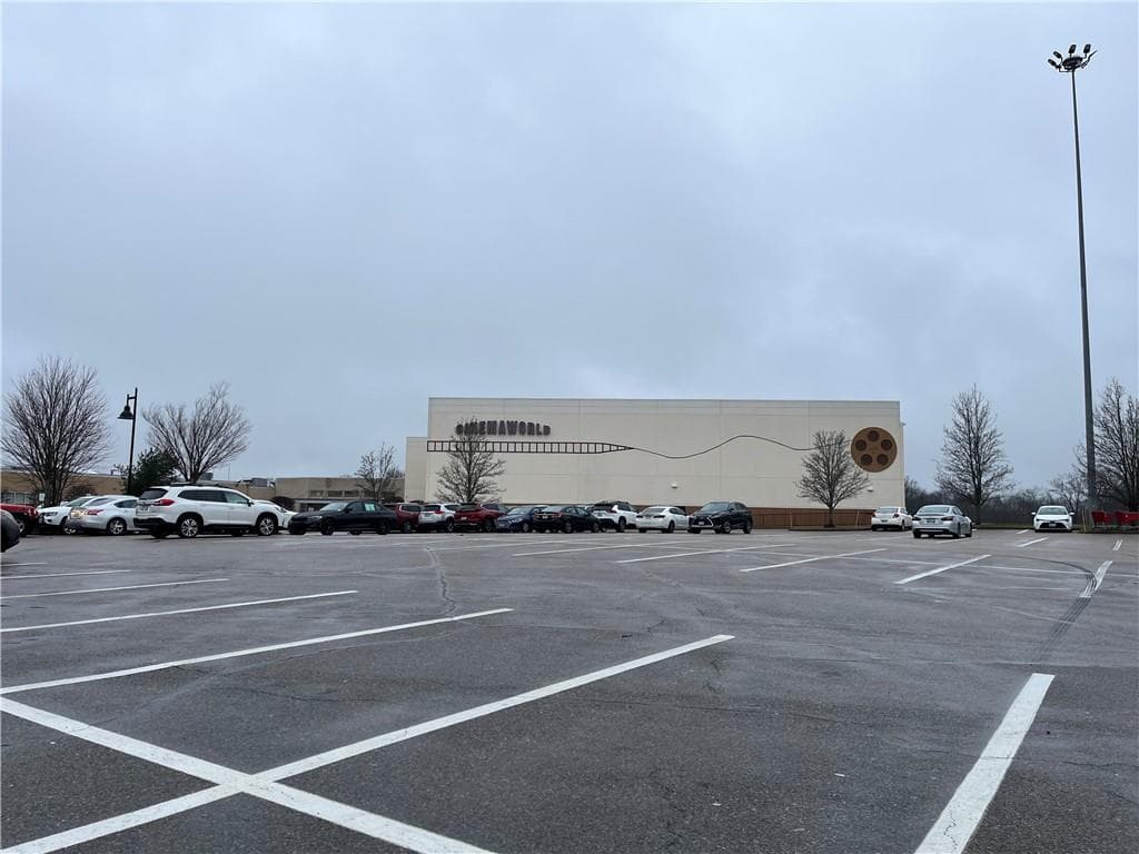 Commercial,Commercial Sale at Lincoln, photo 2 of 12