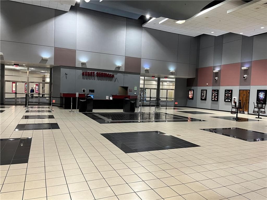 Commercial,Commercial Sale at Lincoln, photo 12 of 12
