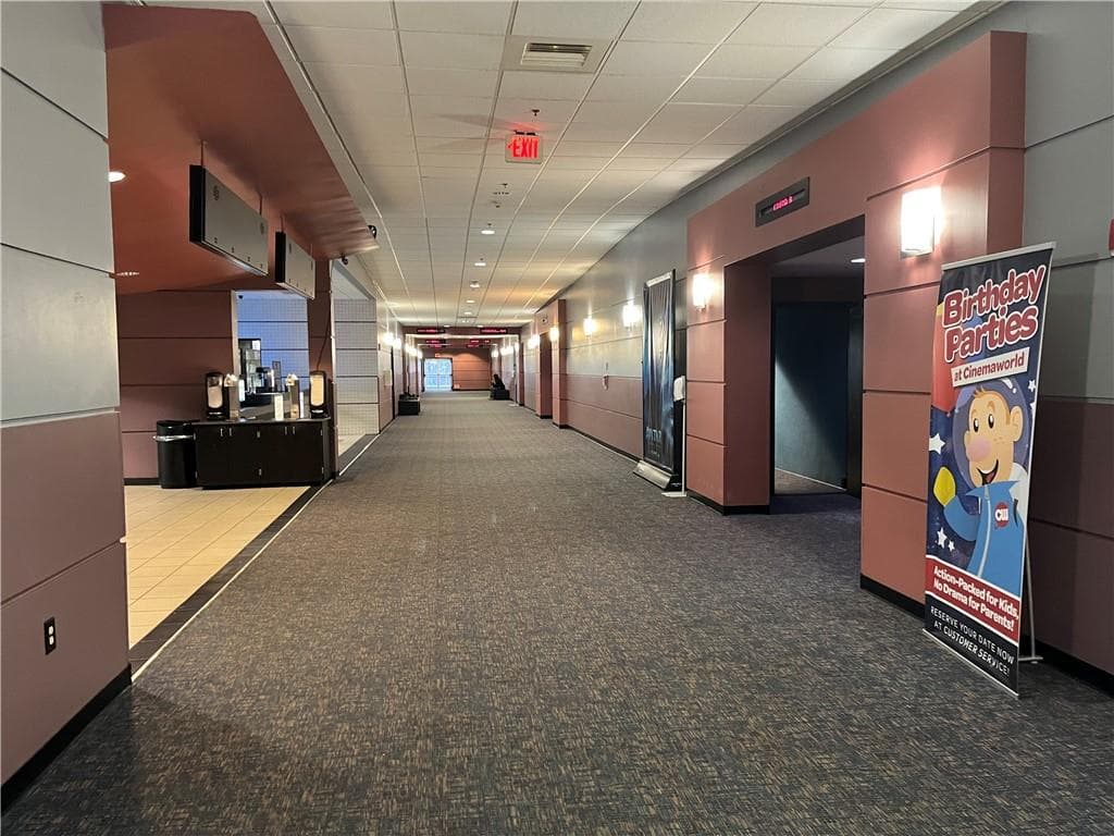 Commercial,Commercial Sale at Lincoln, photo 10 of 12