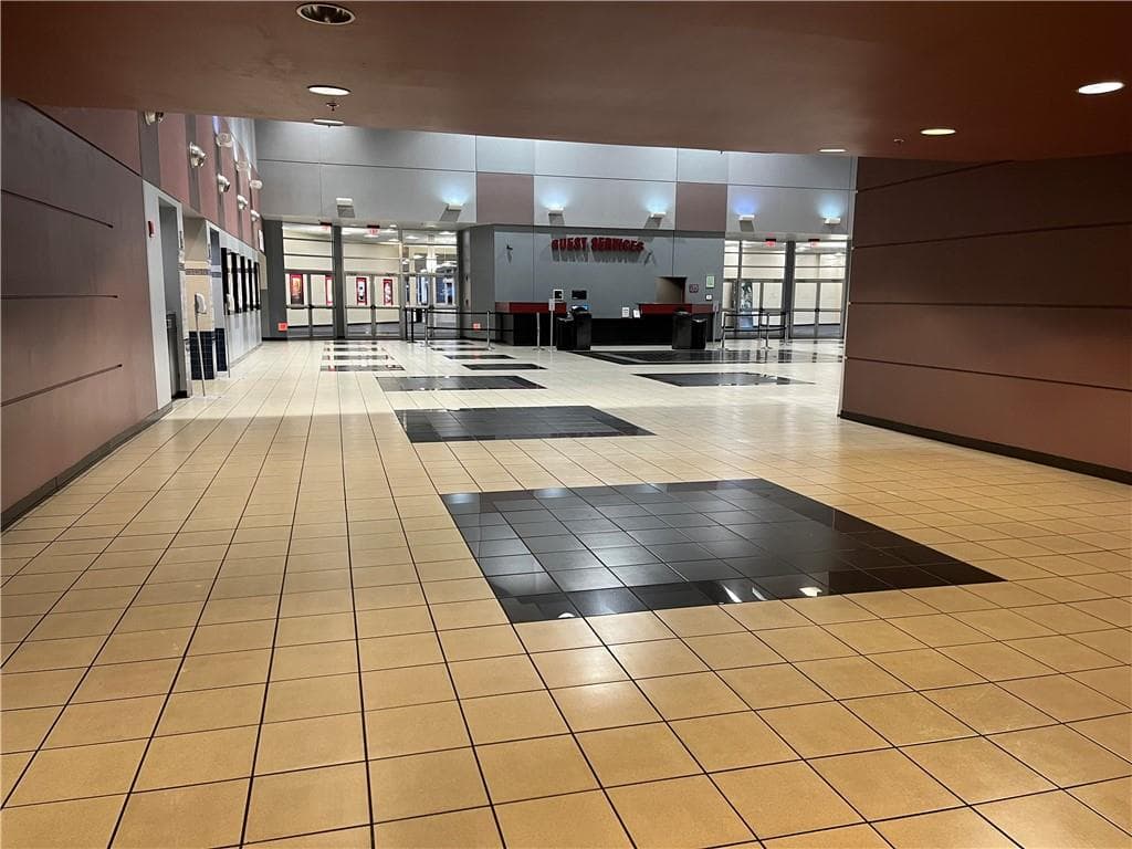 Commercial,Commercial Sale at Lincoln, photo 11 of 12