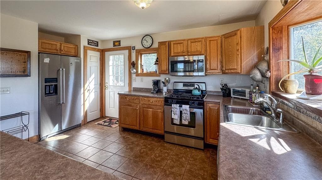 1557 West Side Road photo 6