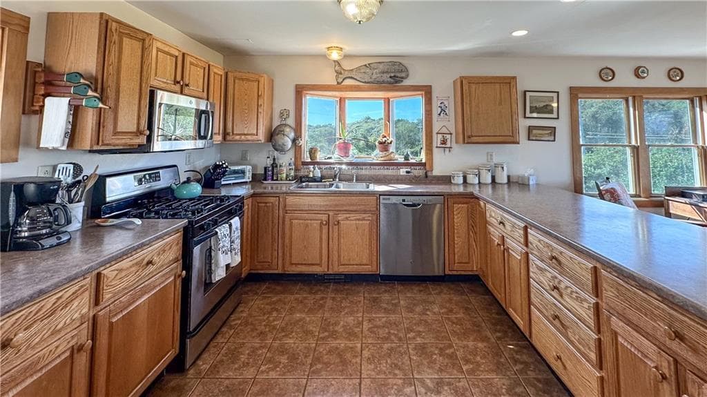 1557 West Side Road photo 3