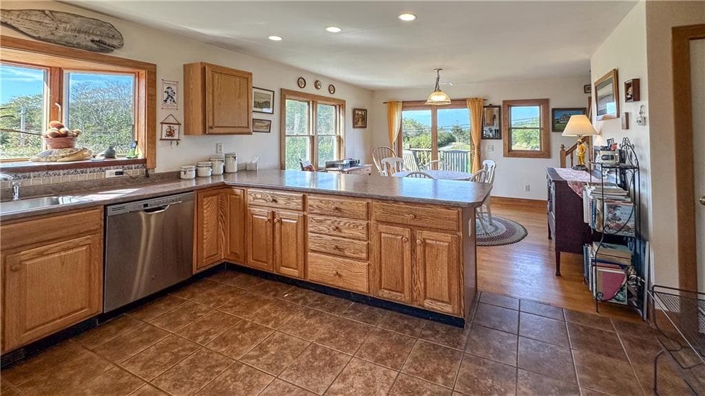 1557 West Side Road photo 4