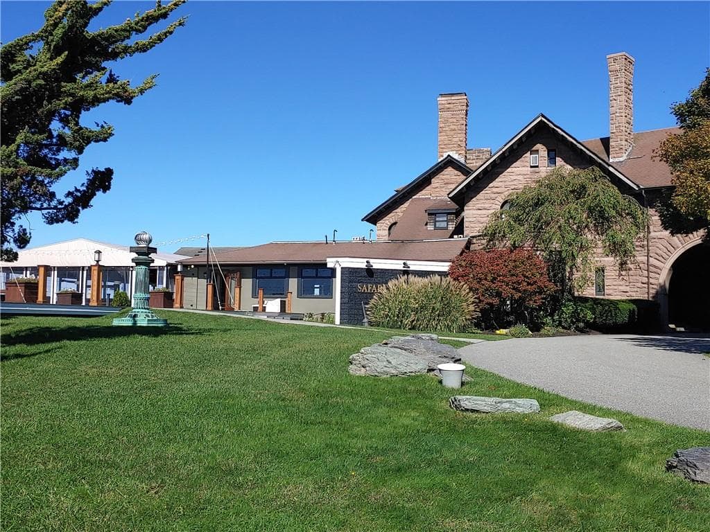 Condominium at 65 RIDGE Road UNIT P37, Newport, photo 4 of 22