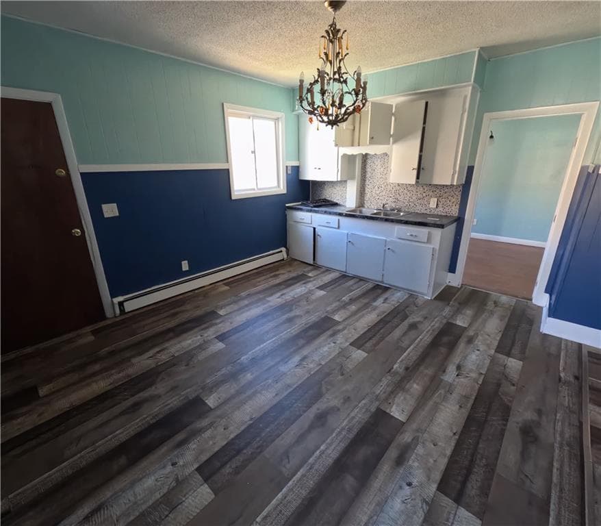 410 Carrington Avenue photo 9