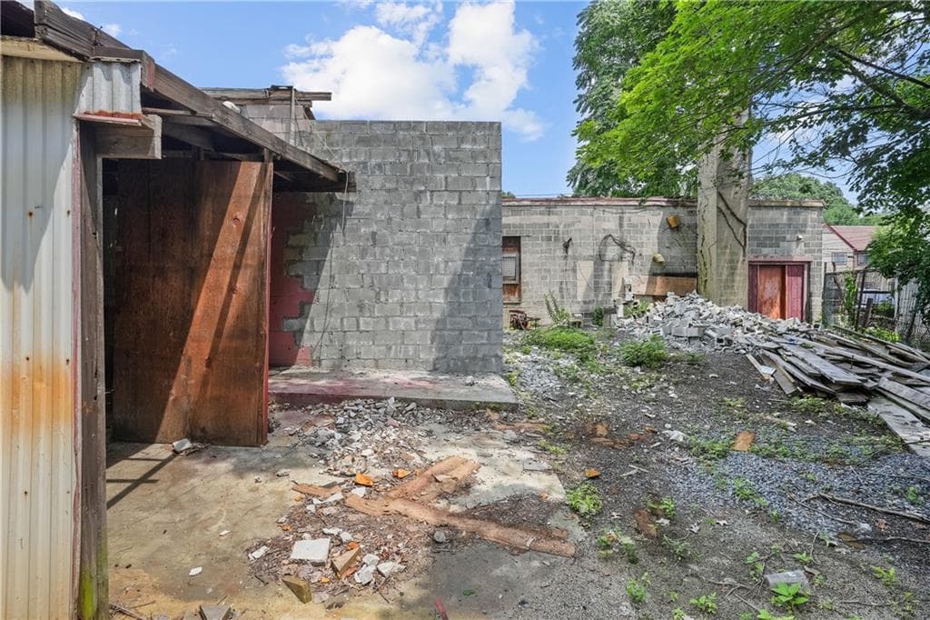 50 Waterman Avenue photo 20