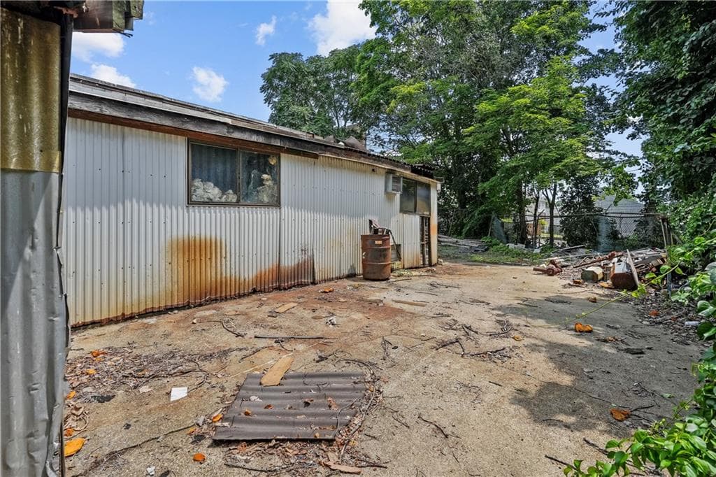 50 Waterman Avenue photo 18